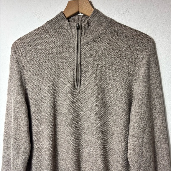 DOCKERS MEN LIGHT BROWN LONG SLEEVE SOFT SWEATER SIZE MEDIUM - Picture 4 of 6